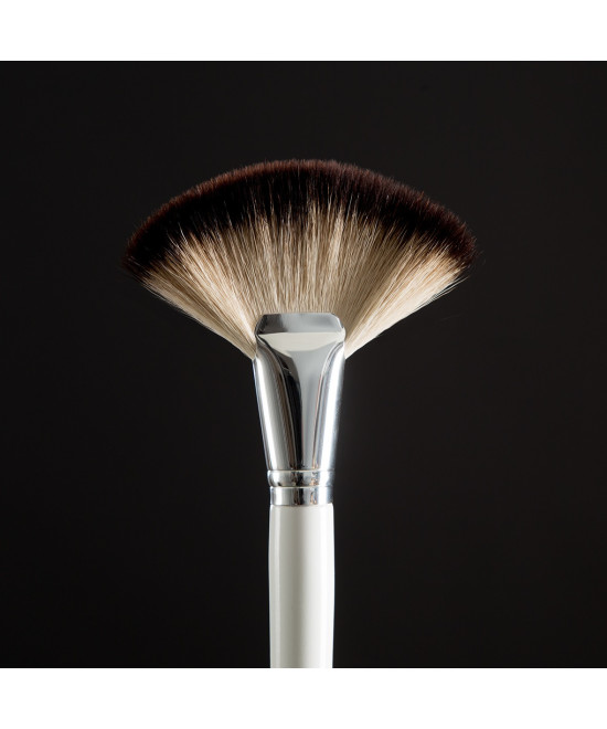 1047 – Brocha Abanico Pelo Natural Racoon