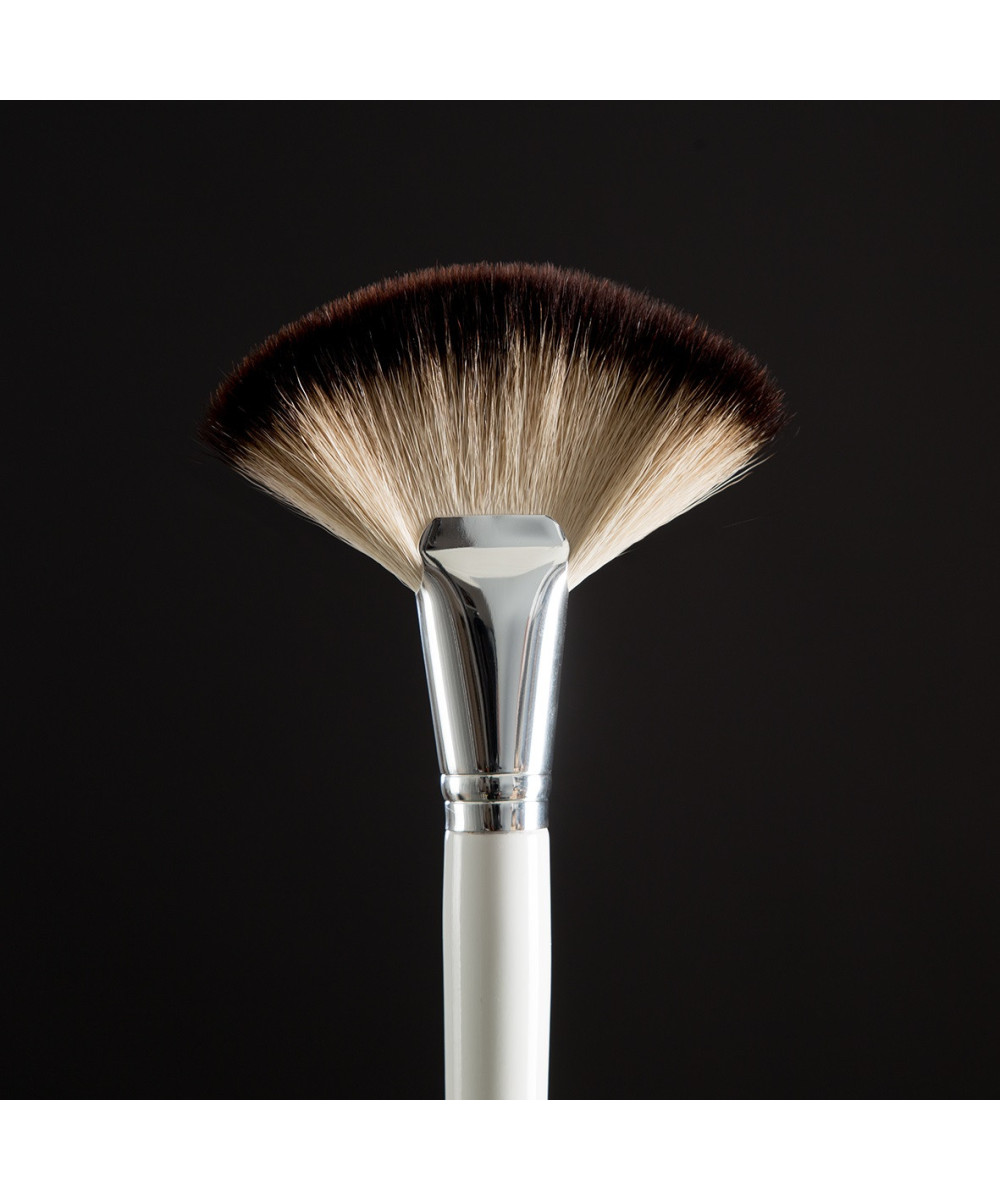 1047 – Brocha Abanico Pelo Natural Racoon